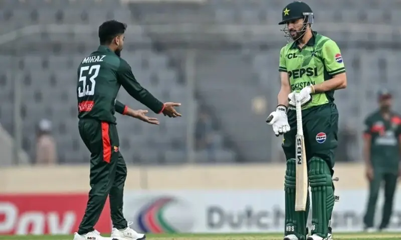 دوسرا ون ڈے: پاکستان کا بنگلادیش کو جیت کے لیے 275 رنز کا ہدف