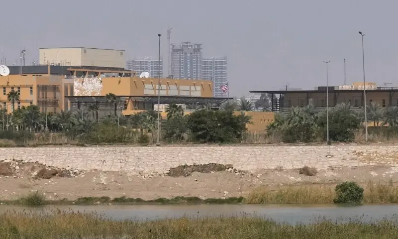 عراق میں امریکی سفارت خانے کے کمپاؤنڈ کے اندر میزائل حملہ