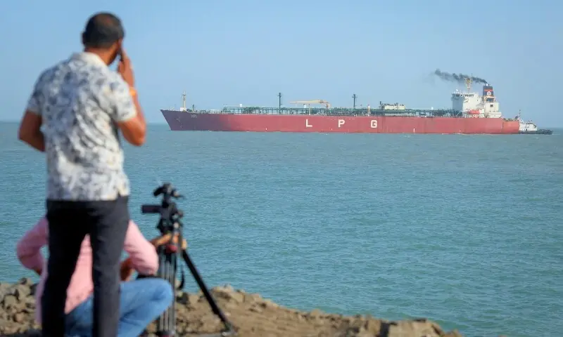 ایران نے کن ممالک کے جہازوں کو آبنائے ہرمز سے گزرنے کی اجازت دی ہے؟