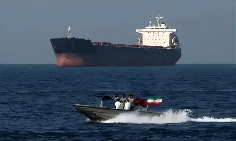 Pakistani oil tanker crosses Strait of Hormuz amid rising tensions: report