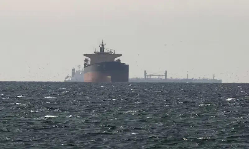 Hormuz disruption forces Gulf states to reroute oil exports