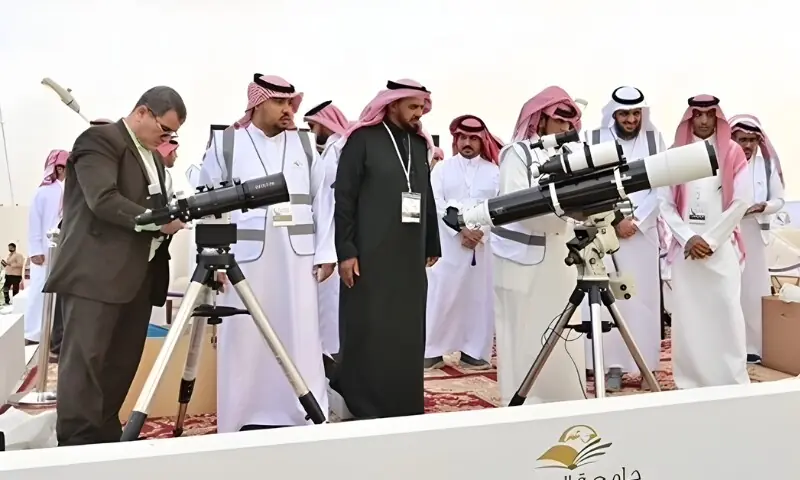 سعودی عرب میں چاند نظر نہیں آیا، عیدالفطر جمعہ کو ہوگی