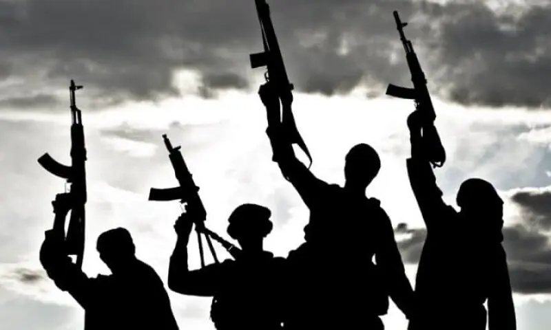 ٹی ٹی پی کے خوارج کا اصلی چہرہ بے نقاب، بچوں کے ہاتھوں میں بندوق تھما دی