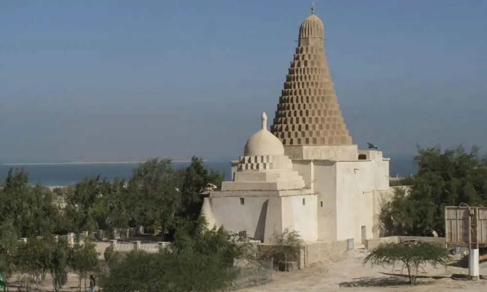 جزیرہ خارگ میں واقع مزار جو امام زادہ میر محمد حنفیہ سے منسوب ہے۔