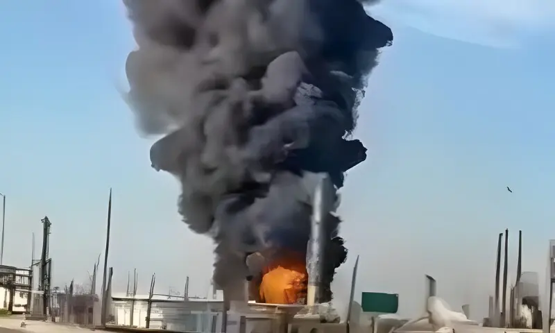 امریکی ریاست ٹیکساس کے ریفائنری پلانٹ میں زوردار دھماکہ، شہریوں کو گھروں میں رہنے کی ہدایت