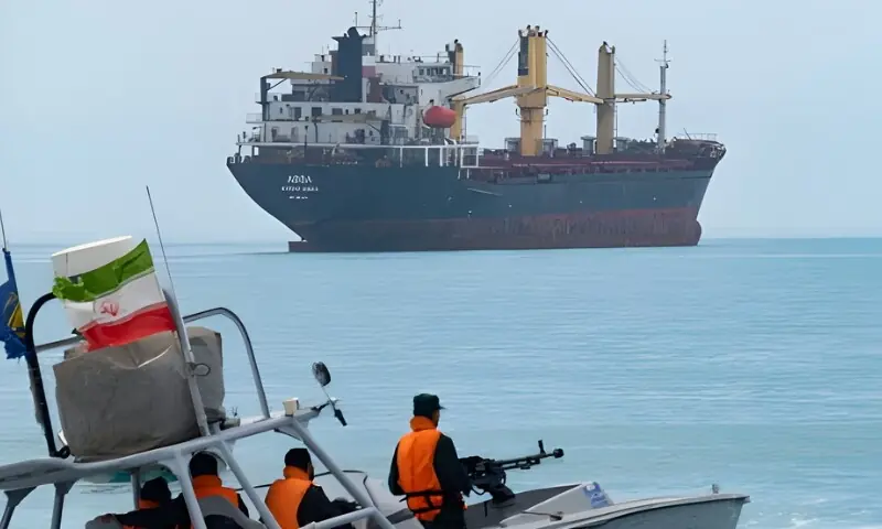 مغربی طاقتوں کو توانائی کی ترسیل کے لئے آبنائے ہرمز کے تحفظ میں مشکلات کا سامنا