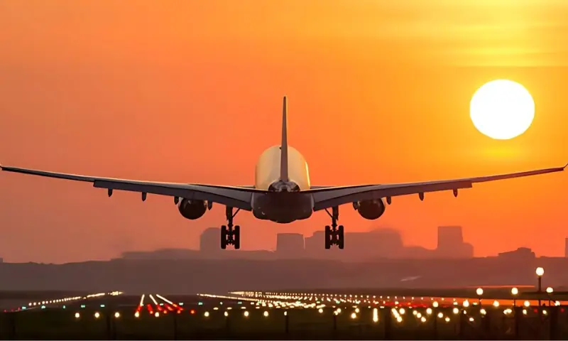 جیٹ فیول کی قیمت میں بڑا اضافہ، ایئر ٹکٹ 100 فیصد مہنگے ہوگئے