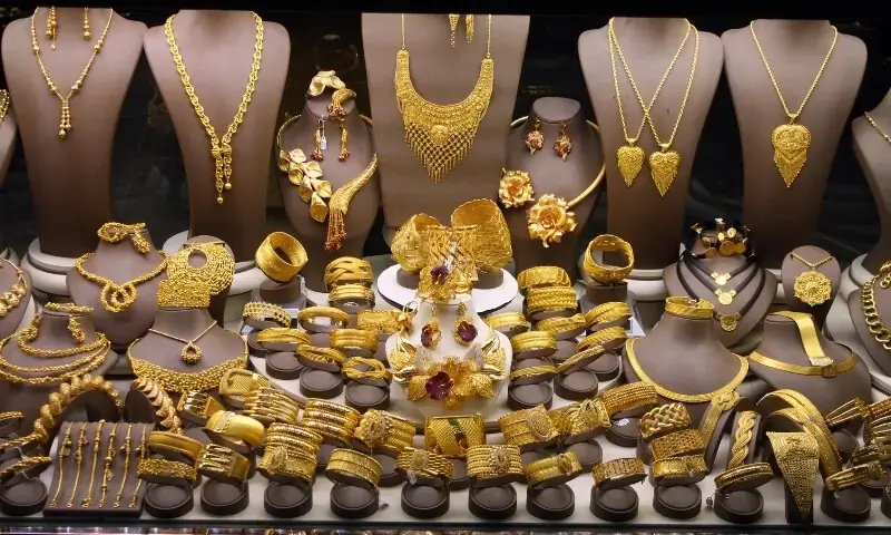 پاکستان میں سونے کی قیمتوں میں پھر بڑا یوٹرن، سونا 11 ہزار روپے فی تولہ سستا