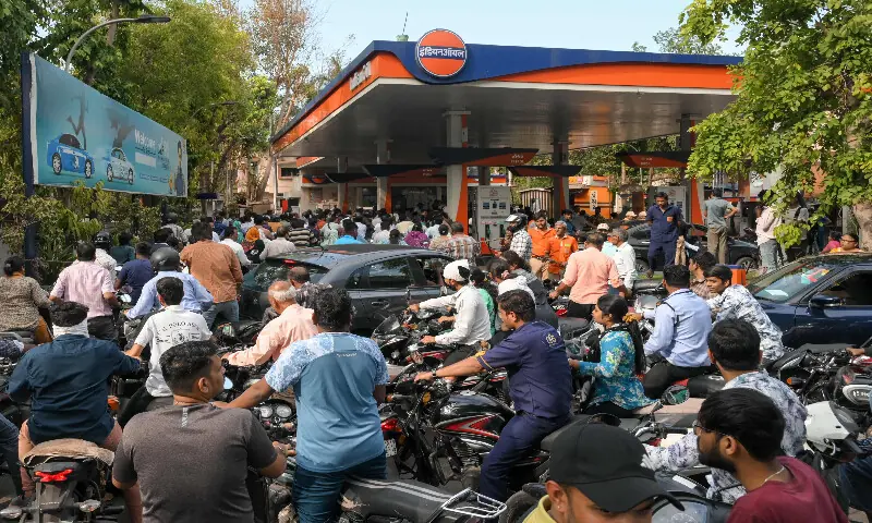 Indians panic-buying fuel despite government assurances
