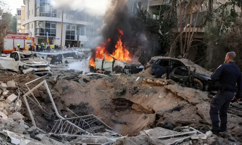 اسرائیل اور امریکا کی ایران پر بمباری تیز، قم میں فضائی حملے سے 6 افراد شہید