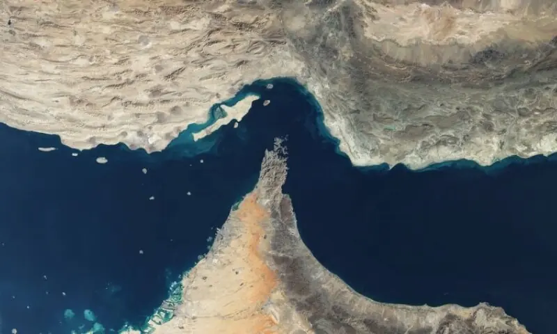 آبنائے ہرمز کا کنٹرول، امریکا کے مقابلے میں ایران کو کیوں برتری حاصل ہے؟