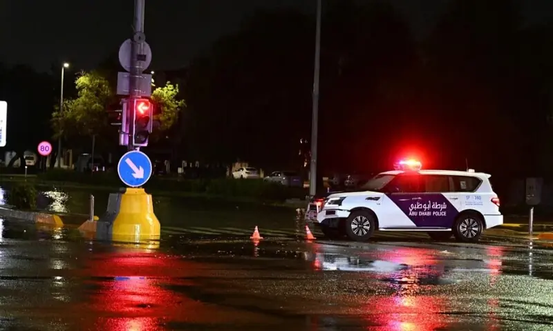 متحدہ عرب امارات میں بارش کا نیا الرٹ، ابوظہبی اور دبئی میں ہنگامی ٹیمیں تیار