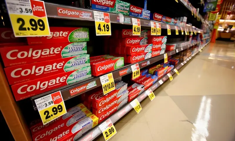 بچوں کے لیے ٹوتھ پیسٹ اور ماؤتھ واش کتنا محفوظ؟ کولگیٹ کے خلاف عدالتی کارروائی کا آغاز