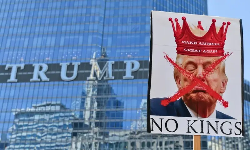 ٹرمپ پالیسیوں کے خلاف امریکا بھر میں ’نو کنگز‘ احتجاج، لاکھوں افراد سڑکوں پر