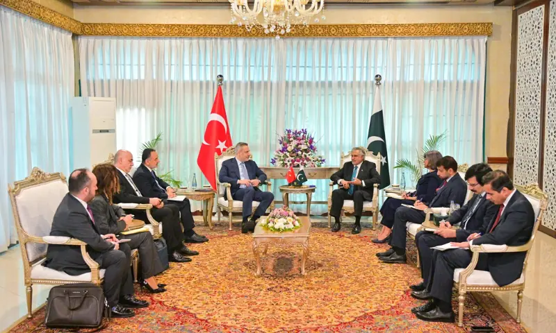 Dar, Turkish FM discuss regional situation, reaffirm strategic partnership