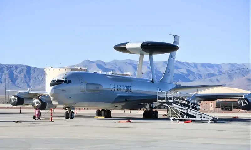 سعودی عرب پر ایران کے حملے میں امریکی جاسوس طیارہ تباہ، تصاویر وائرل