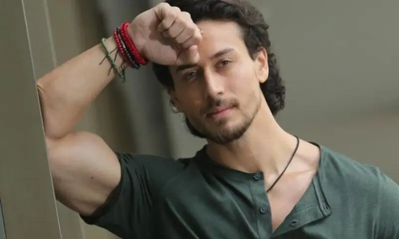 ایکشن ہیرو ٹائیگر شروف ہوائی جہاز میں سفر سے خوفزدہ کیوں ہیں؟