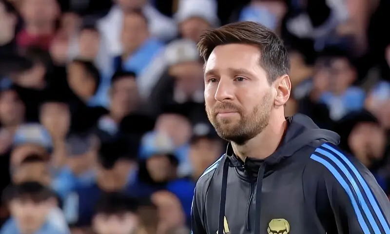 ارجنٹینا میں آخری میچ، لیونل میسی رو پڑے