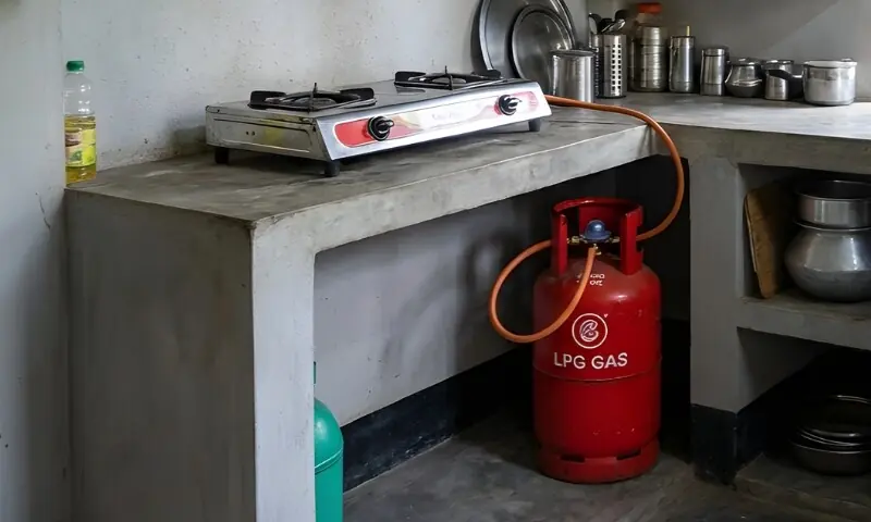 سلنڈر میں اچانک گیس ختم؟ یہ آسان گھریلو تدابیر اپنائیں اور کام جاری رکھیں