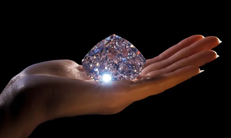 قیمتی پتھر ہیرا: خریدنے میں مہنگا اور بیچتے وقت سستا کیوں؟