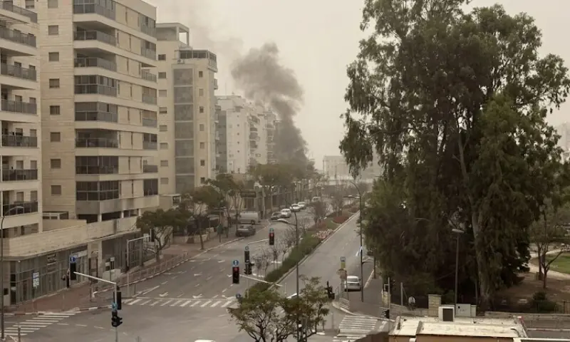 ایران کے اسرائیلی شہر حیفہ میں آئل ریفائنری کے قریب راکٹوں سے حملے، 6 افراد زخمی