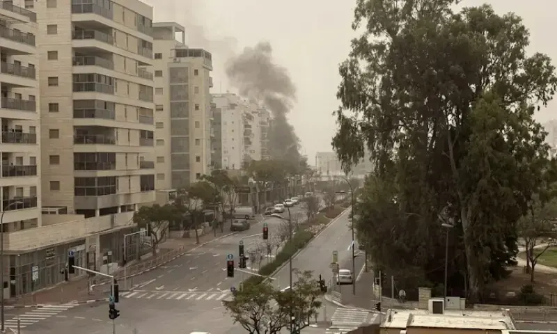 Missiles from Iran hit Haifa, six injured