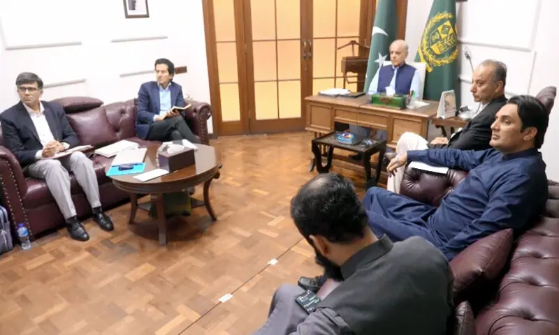 PM reviews fuel reserves, launches digital subsidy for transport sector