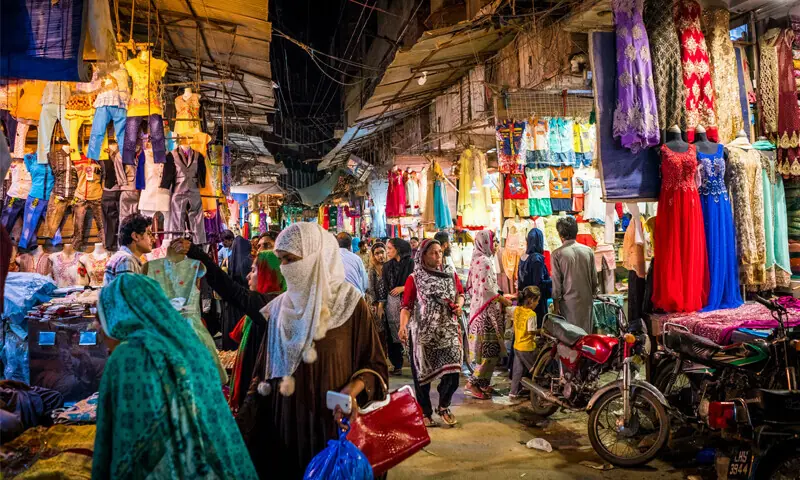 پنجاب: مارکیٹس رات 8 بجے بند کرنے کی تجویز مسترد، 10 بجے تک کھلی رکھنے پر اتفاق