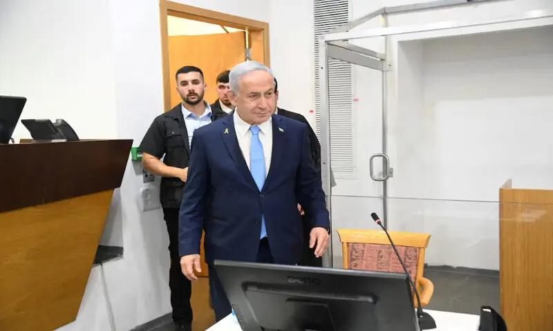 Halt to Iran attacks means Netanyahu&rsquo;s corruption trial will resume on Sunday