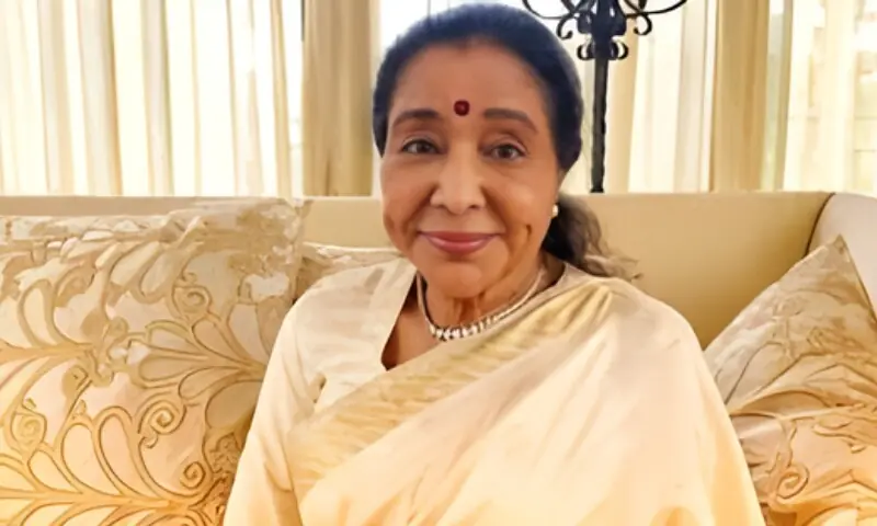 معروف گلوکارہ آشا بھوسلے اسپتال منتقل