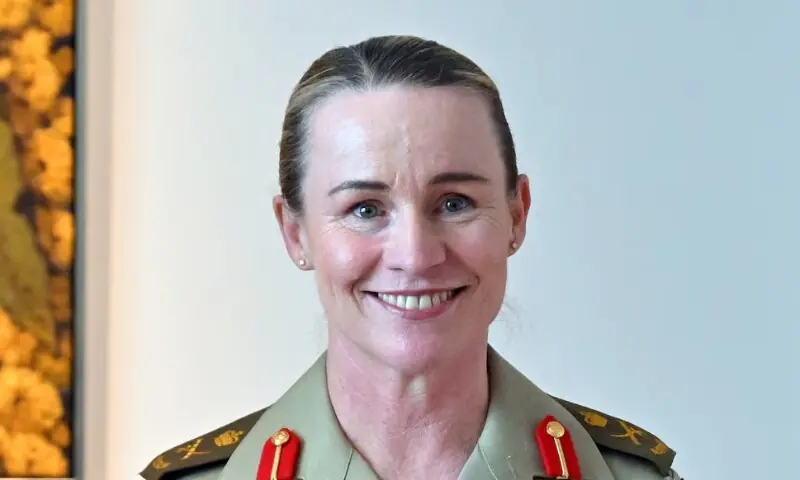آسٹریلیا نے پہلی بار خاتون کو بری فوج کی سربراہی سونپ دی