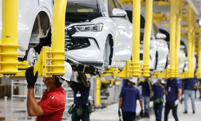 برازیل: چینی کمپنی ’بی وائی ڈی‘ کو بلیک لسٹ کرنے پر اعلیٰ افسر نوکری سے فارغ