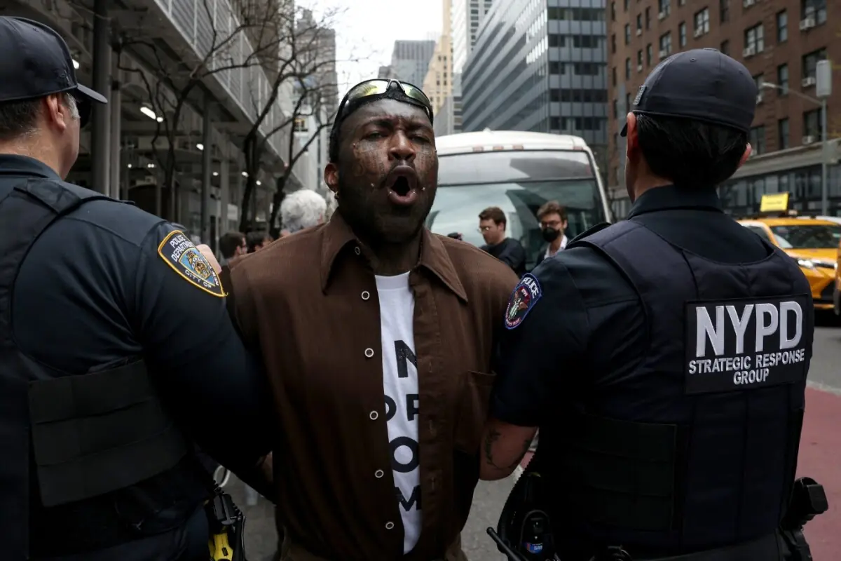 نیو یارک: ایران کی حمایت میں احتجاج اور گرفتاریاں