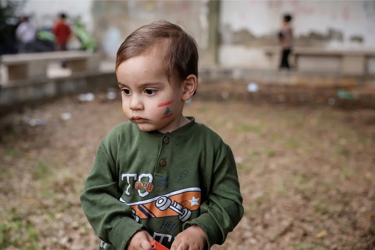 لبنان: اسرائیلی حملوں میں بے گھر بچوں کو خوش کرنے کی کوشش