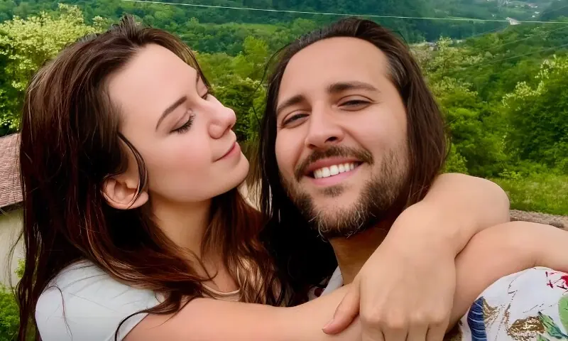 کچرا چُن کر سالانہ تقریباً 2 کروڑ روپے کمائی، نوجوان نے بنا کسی سرمایہ کاری کے بزنس کیسے بنایا