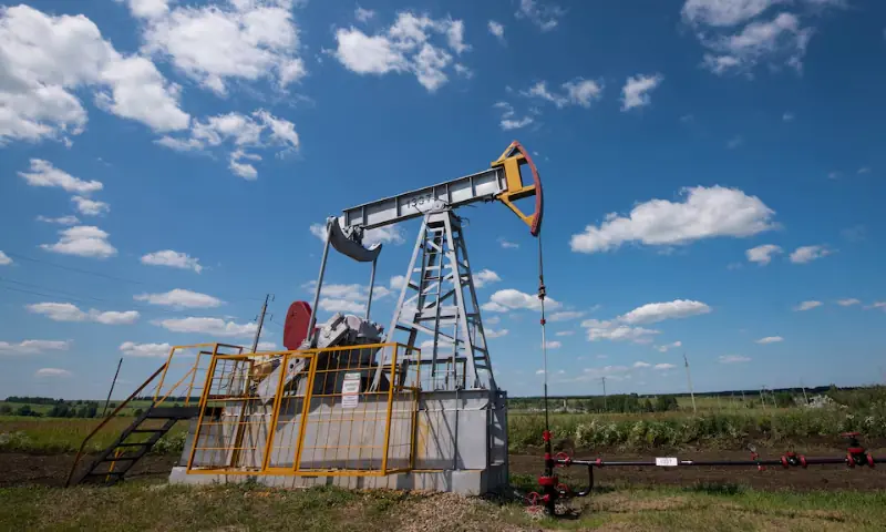 Oil prices fall on expectations US-Iran peace talks may resume