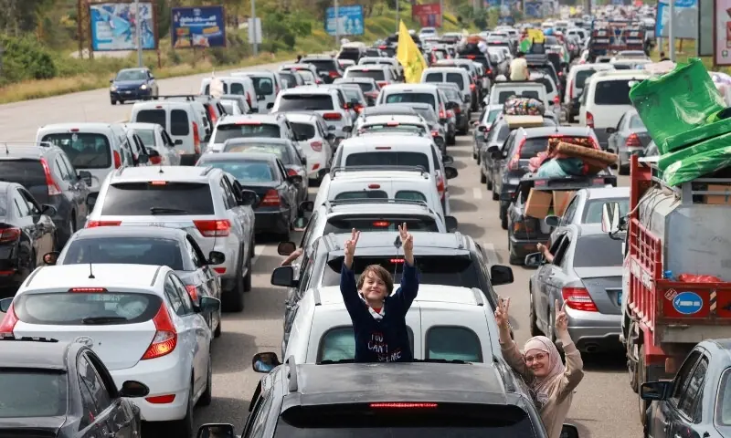 لبنان جنگ بندی: جنوبی علاقوں میں لوگوں کی گھر واپسی شروع، حکام کی احتیاط کی اپیل
