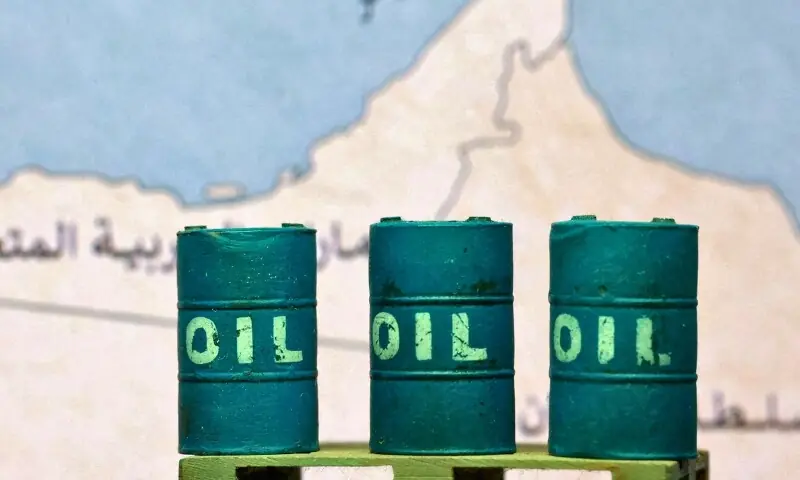 ایران کا آبنائے ہرمز کھولنے کا اعلان: عالمی مارکیٹ میں تیل کی قیمتوں میں کمی