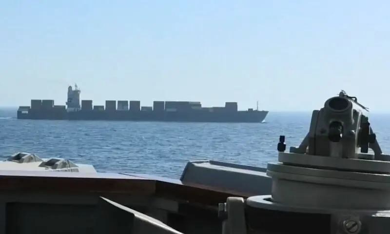 امریکی نیوی کا ایرانی بحری جہاز پر میزائل حملہ، مذاکرات پر سوال اُٹھ گئے