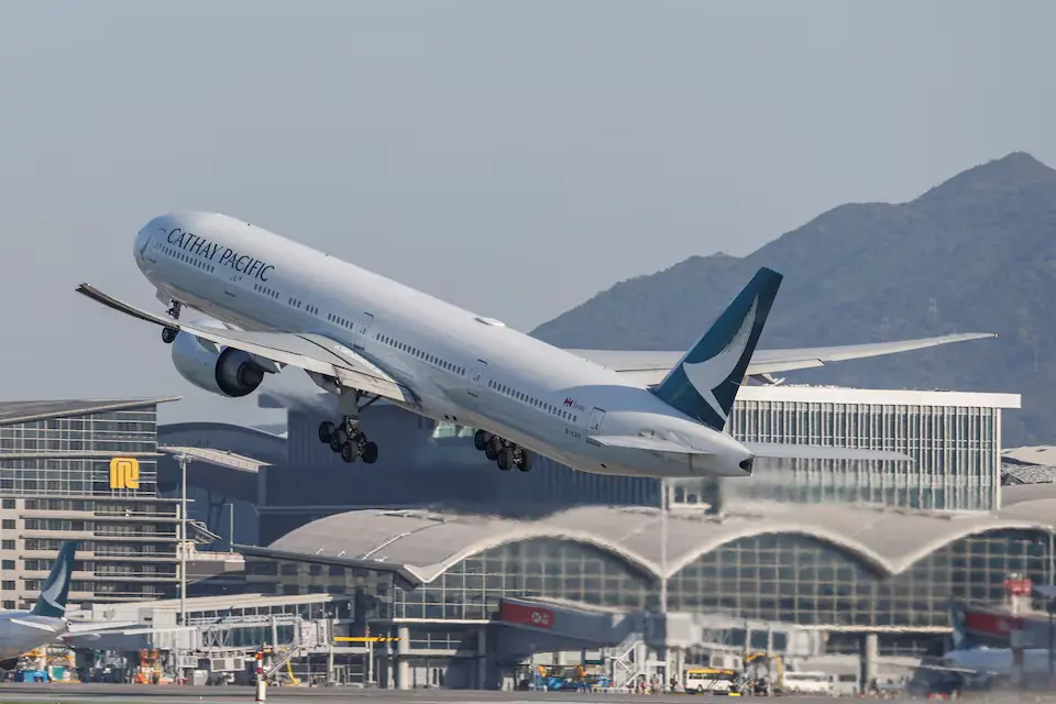 Asian airlines report Europe demand surge as Gulf hub disruption shifts traffic