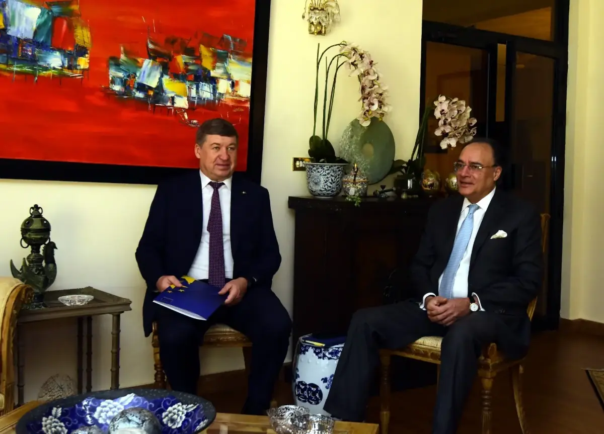 Pakistan reentry into int&rsquo;l capital markets signals improved confidence, says Aurangzeb