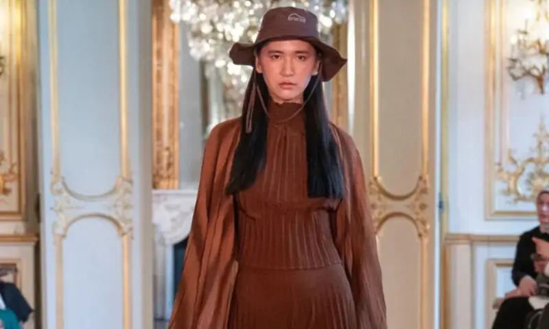 Paris hosts first Modest Fashion Week amid debate over religious dress