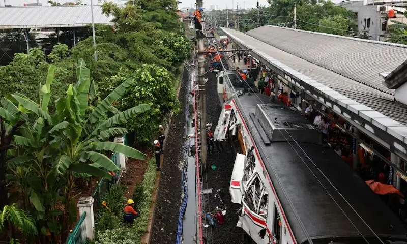 انڈونیشیا میں دو ٹرینوں میں ہولناک تصادم، متعدد ہلاکتیں اور درجنوں زخمی