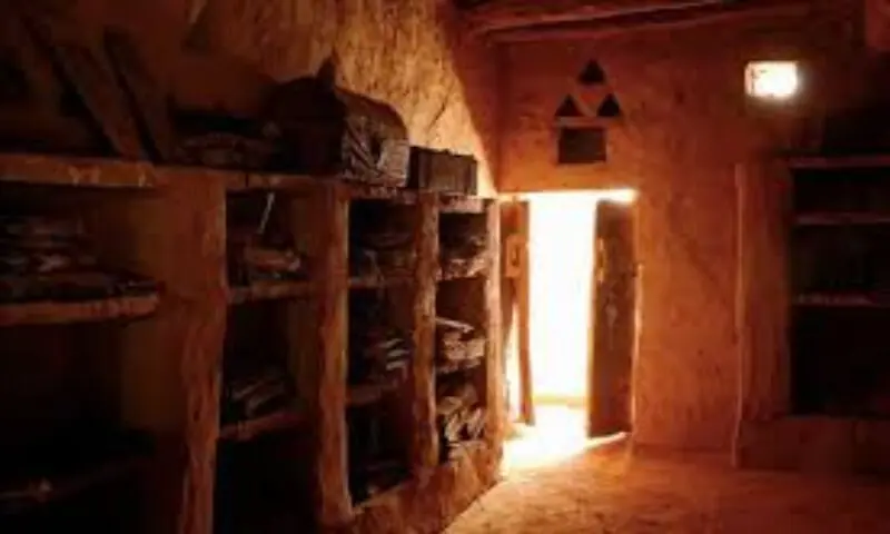 Chinguetti libraries fight to save ancient manuscripts from desert decay