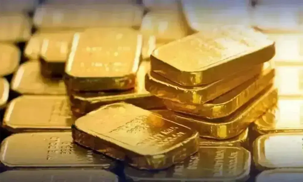 Gold surges in Pakistan as global rates climb
