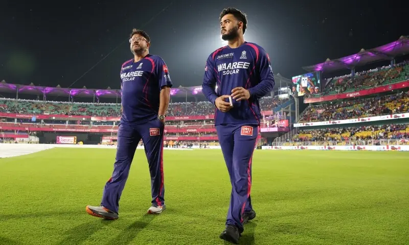 آئی پی ایل: ڈریسنگ روم میں غیرقانونی حرکت پر بھارتی کھلاڑی کو سزا مل گئی