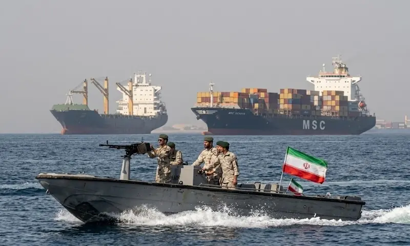 ایران نے آبنائے ہرمز سے گزرنے والے جہازوں کے لیے ڈیجیٹل نظام متعارف کرا دیا