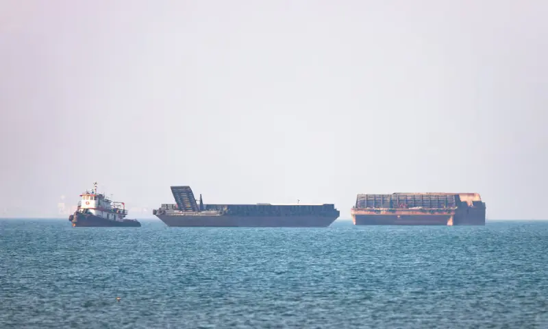 Trump pauses Hormuz escort mission amid talks with Iran