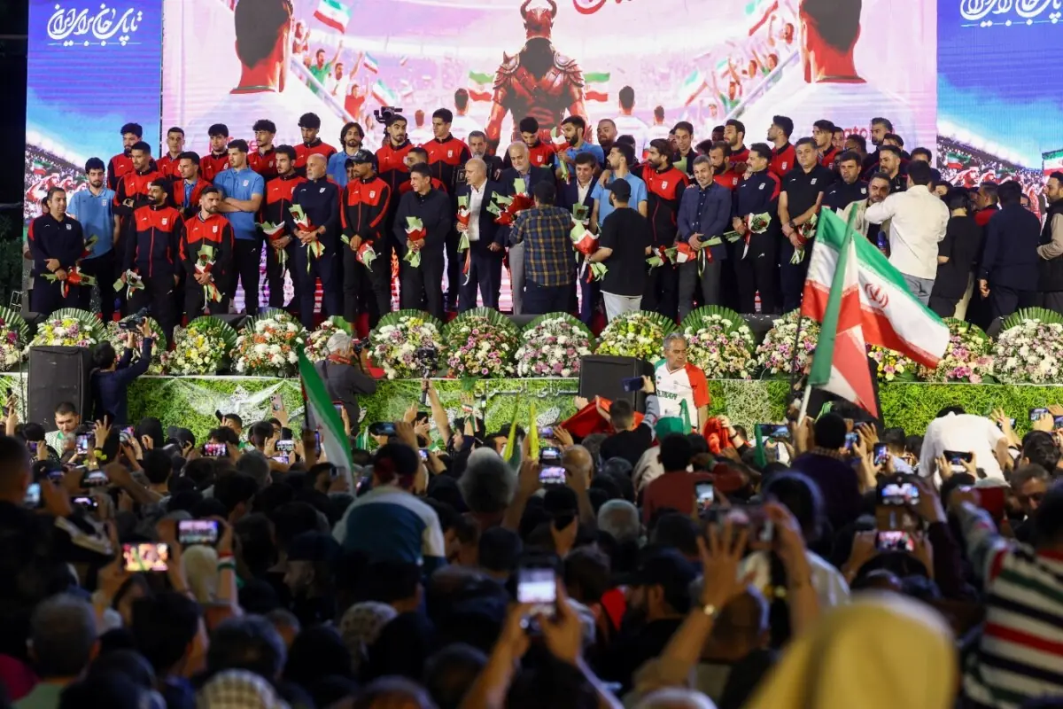 ایرانی فٹبال ٹیم کی امریکا روانگی سے قبل جشن