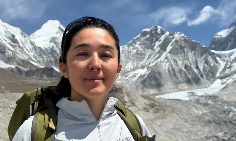 ذکیہ احمد دنیا کی بلند ترین چوٹی ماؤنٹ ایورسٹ سر کرنے والی پہلی افغان خاتون بن گئیں ذکیہ احمد دنیا کی بلند ترین چوٹی ماؤنٹ ایورسٹ سر کرنے والی پہلی افغان خاتون بن گئیں